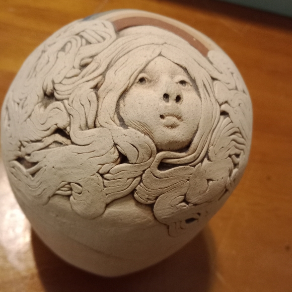 An art piece by tge artist Judeg Holdsworth. - Picture 11 of 14